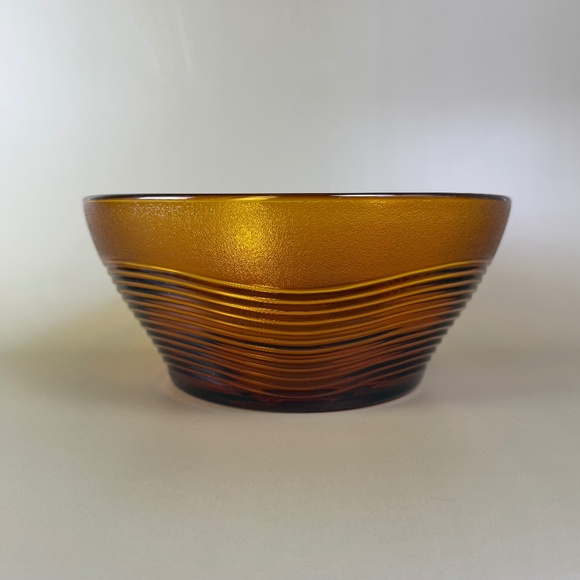 Vintage Duralex Amber Glass Serving Bowl | France | Large Ribbed Mid-Century - Picture 7 of 10